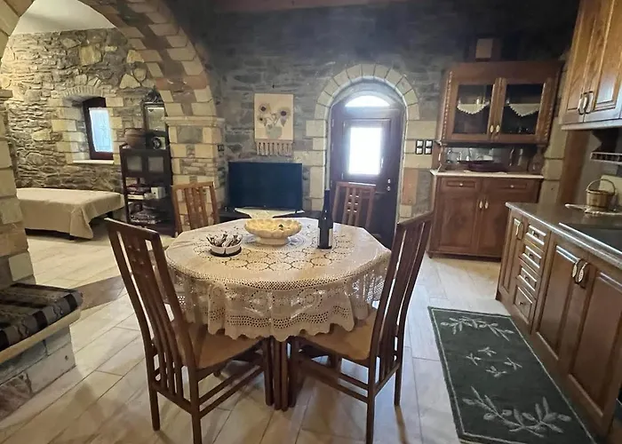 Paradisi Village Neápolis