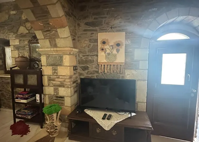 Paradisi Village Neápolis