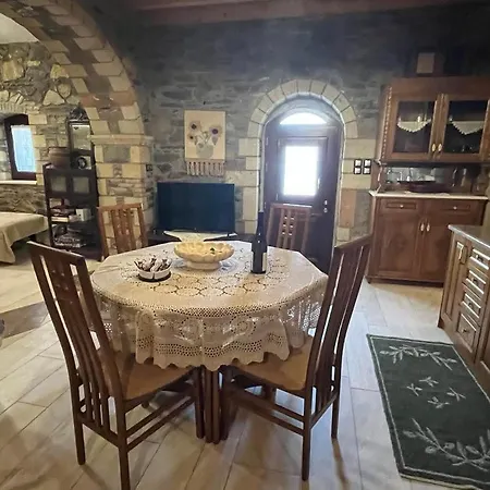 Paradisi Village Neápolis