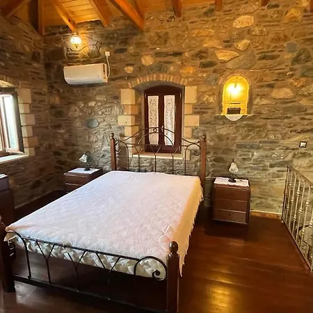 Paradisi Village * Neápolis