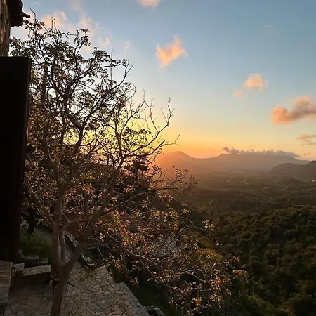 Paradisi Village Neápolis