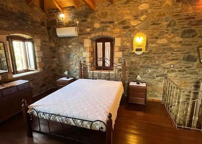 Paradisi Village * Neápolis