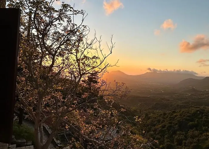 Paradisi Village Neápolis