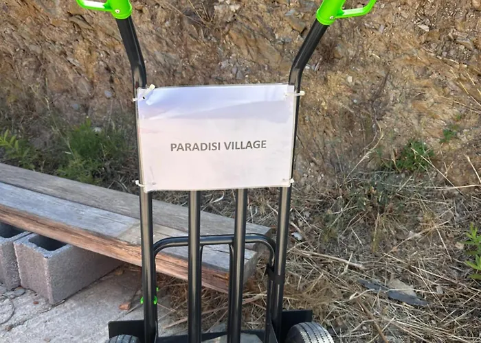 Paradisi Village * Neápolis