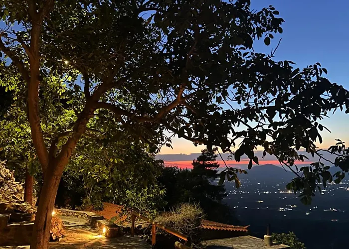 Paradisi Village Neápolis